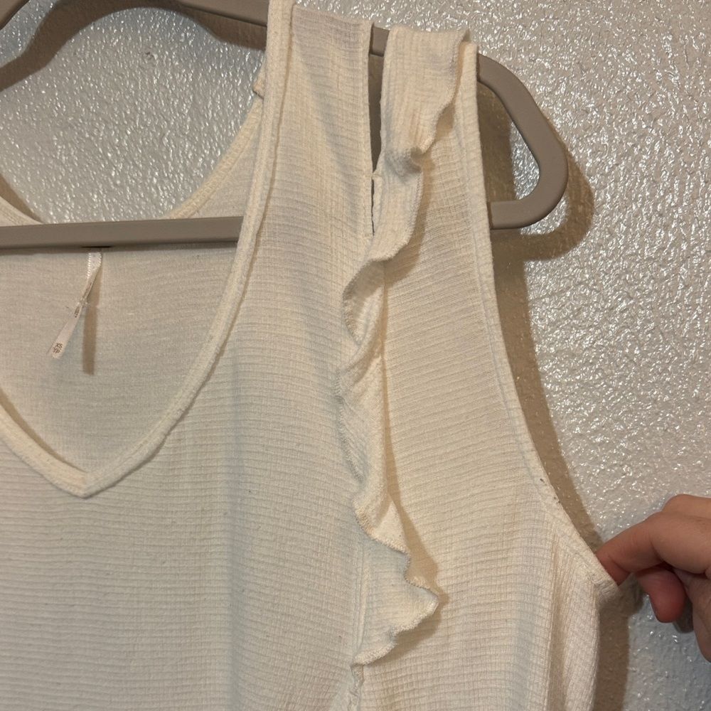 Free People Bondi Ruffle Tank White V Neck Boho Cottagecore Flowy Waffle Knit XS - Picture 4 of 8